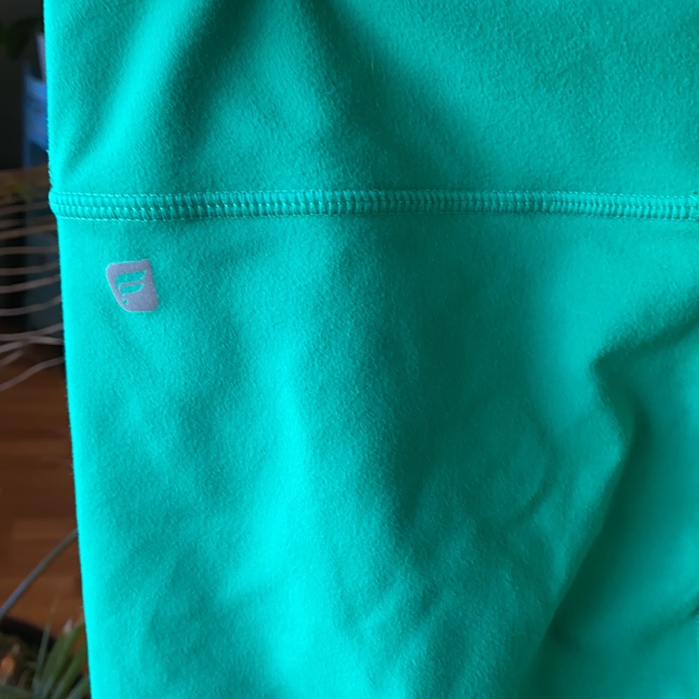 Fabletics Solid Salar Power Hold Crop - image 5